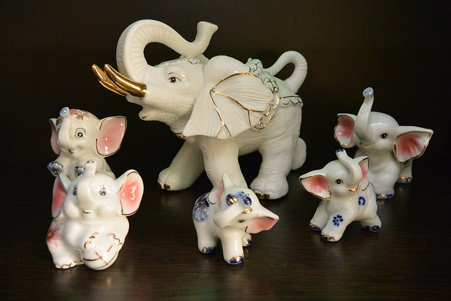 sloni z porcelánu